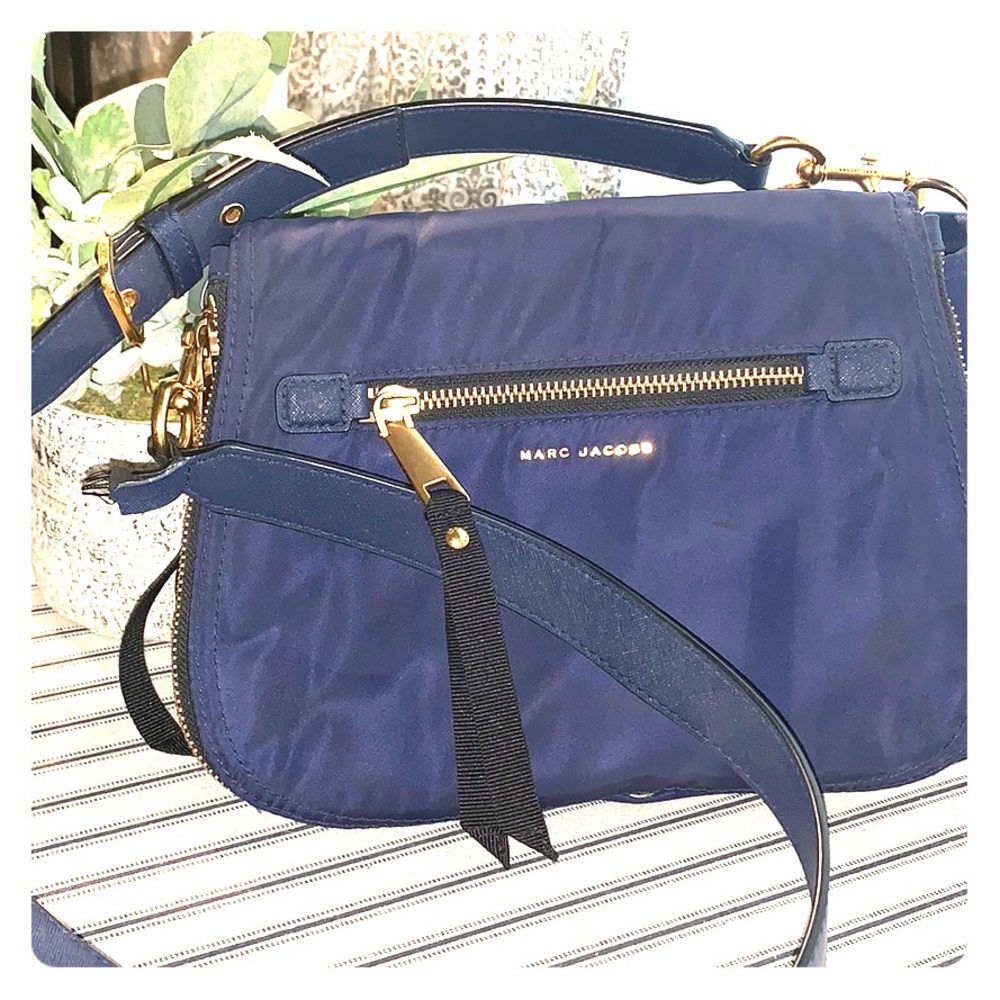 Marc Jacobs navy handbag. No flaws.